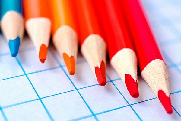 포토 JPG 해외이미지 종이 색연필 사람없음 빨간색 초록색 파란색 컬러풀 연필 펜 노란색 흰색 크레파스 해외202004 해외포토 컬러 학용품 필기구 파일형식 이미지허브