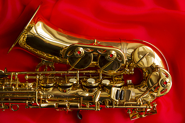 포토 JPG 해외이미지 1 음악 백그라운드 추상 사람없음 빨간색 빛 우주 기구 직물 주름 황금 고급 실크 색소폰 순수 질감 웨이브 광택 시트 재즈 놋쇠 마우스피스 접기 스타일 해외202004 해외포토 컬러 컨셉 무늬 모션 문화예술 목관악기 파일형식 이미지허브