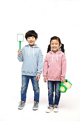 포토 JPG 스튜디오촬영 전신 여자 남자 어린이라이프 어린이 실내 서기 미소 두명 앞모습 옆모습 다정 한국인 짝꿍 즐거움 채집망 채집통 어린이만 국내포토 라이프스타일 감정 뷰포인트 컨셉 모션 통 표정 사람 동양인 내부 친구 파일형식