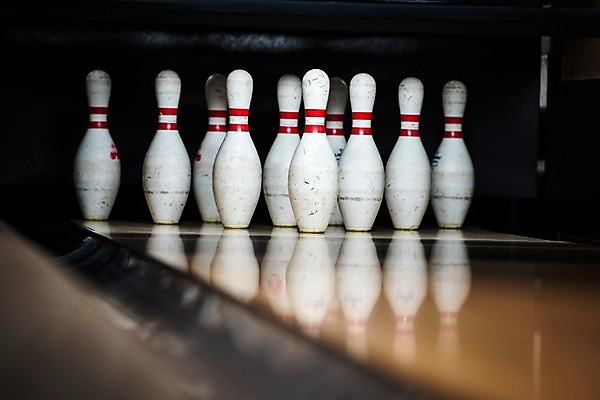 포토 JPG 스포츠 실내 취미 사람없음 아웃포커스 볼링핀 볼링 볼링장 국내포토 촬영기법 내부 구기 볼링용품 파일형식