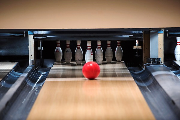 포토 JPG 스포츠 실내 취미 사람없음 볼링핀 볼링 볼링공 볼링장 국내포토 공 내부 구기 볼링용품 파일형식