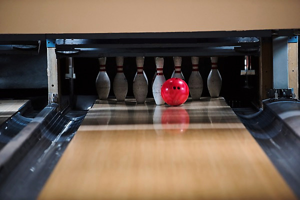 포토 JPG 스포츠 실내 취미 사람없음 볼링핀 볼링 볼링공 볼링장 국내포토 공 내부 구기 볼링용품 파일형식