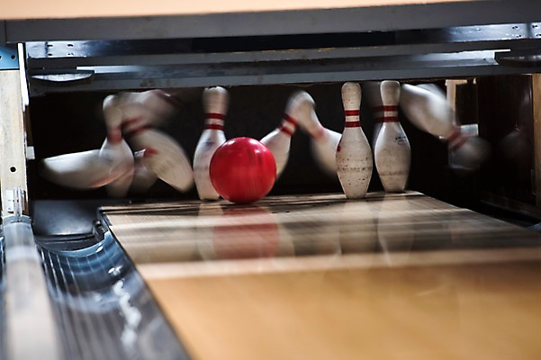 포토 JPG 스포츠 실내 취미 사람없음 볼링핀 볼링 볼링공 볼링장 스트라이크 국내포토 공 내부 구기 볼링용품 파일형식