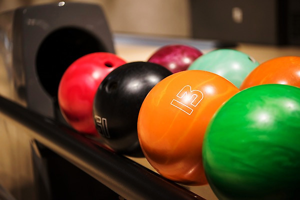 포토 JPG 스포츠 실내 근접촬영 취미 사람없음 아웃포커스 볼링 볼링공 볼링장 국내포토 뷰포인트 공 촬영기법 내부 구기 볼링용품 파일형식