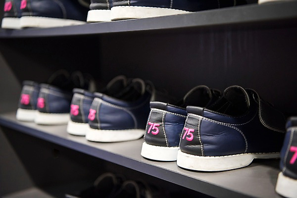 포토 JPG 스포츠 실내 근접촬영 취미 사람없음 볼링 볼링장 볼링화 국내포토 뷰포인트 신발 내부 구기 볼링용품 파일형식