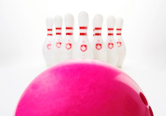 포토 JPG 스튜디오촬영 스포츠 실내 취미 사람없음 아웃포커스 볼링핀 볼링 볼링공 국내포토 공 촬영기법 내부 구기 볼링용품 파일형식