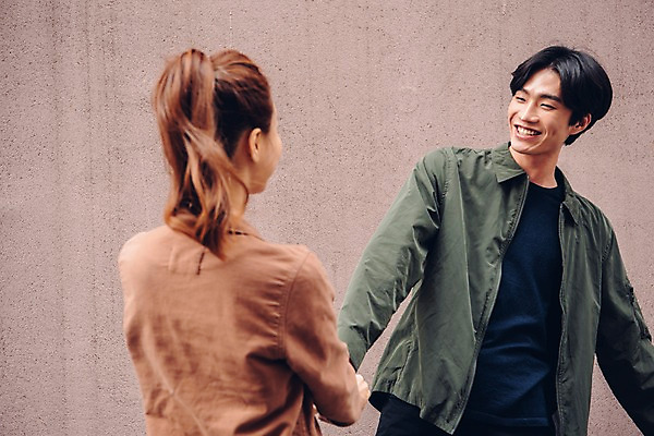 포토 JPG 주간 커플 여자 남자 커플라이프 데이트 서기 웃음 상반신 20대 성인 야외 두명 앞모습 뒷모습 아웃포커스 마주보기 한국인 성인만 국내포토 자연요소 라이프스타일 뷰포인트 관계 모션 촬영기법 표정 사람 동양인 청년 파일형식