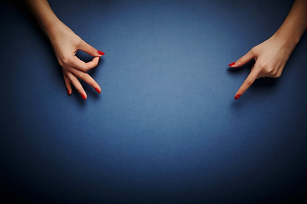 포토 JPG 스튜디오촬영 손 실내 손짓 20대 신체부위 뷰티 한국인 손톱관리 네일아트 젤네일 국내포토 모션 사람 동양인 청년 내부 파일형식