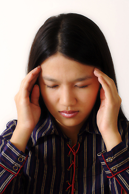 포토 JPG 해외이미지 모델 직업 여자 비즈니스 사업가 스트레스 직장 피곤 한명 사람 사무실 고통 업무 비즈니스우먼 두통 마감 압력 해외202004 해외포토 1 감정 컨셉 회사 작업 직장인 질병 파일형식 이미지허브