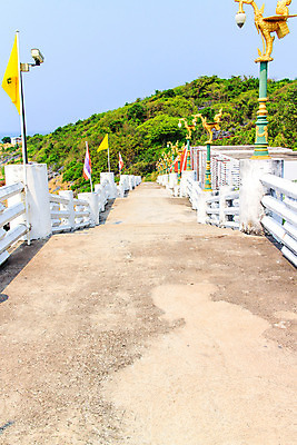 포토 JPG 해외이미지 나무 식물 공원 도로 길 백그라운드 잎 자국 태국 자연 하늘 풍경 사람없음 야외 목재 초록색 계단 환경 정원 봄 산책 하이킹 탐험 가을 바위 시골 숲 위험 신비 오솔길 방향 단계 내추럴 방법 선로 콘크리트 해외202004 해외포토 계절 공공시설 아시아 컬러 컨셉 재료 교통시설 레저 휴식 돌_바위 생태계 파일형식 이미지허브