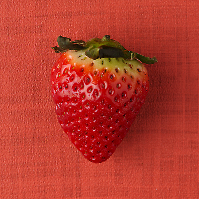 포토 JPG 해외이미지 딸기 실내 근접촬영 사람없음 하이앵글 달콤 빨간배경 해외202004 해외포토 뷰포인트 백그라운드 과일 내부 빨간색 맛 파일형식 이미지허브