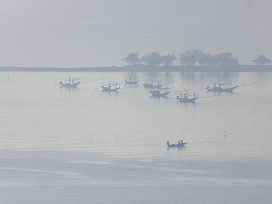 포토 JPG 해외이미지 나무 구름 호수 바다 겨울 밭 자연 하늘 산 파노라마 풍경 사람없음 물 파란색 강 얼음 일몰 추위 안개 흰색 숲 서리 해외202004 해외포토 자연요소 식물 계절 컬러 농업 날씨 촬영기법 노을 생태계 파일형식 이미지허브