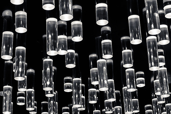 포토 JPG 해외이미지 모양 디자인 백그라운드 전구 부분 유리 추상 전등 주택 실내 매달리기 사람없음 내부 장식 파란색 빛 반짝임 방 램프 원형 화려 재산 고급 우아함 코드 크리스탈 묘사 보케 샹들리에 다이아몬드 철사 엘리먼트 여의주 스타일 해외202004 해외포토 도형 컬러 컨셉 무늬 모션 재질 조명 건물 금융 광석 보석 파일형식 이미지허브