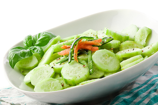 포토 JPG 해외이미지 음식 다이어트 오이 사람없음 빛 당근 샐러드 유기농 성분 바질 건강식 채식주의자 해외202004 해외포토 웰빙 채소 뿌리채소 건강 채식 파일형식 이미지허브