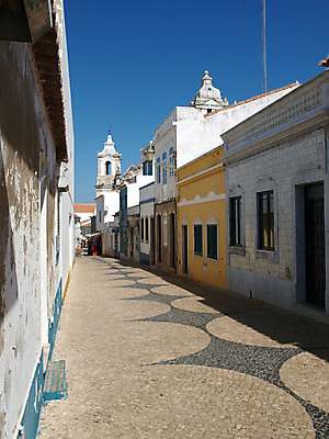 포토 JPG 해외이미지 건축양식 휴식 거리 주택 사람없음 성당 교회 탑 종 도시 포르투갈 장면 옛날 해외202004 해외포토 건축물 건축 유럽 컨셉 종교건축 건물 파일형식 이미지허브