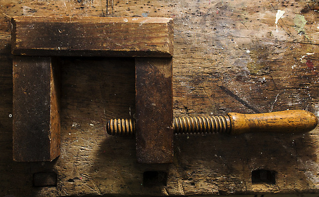 포토 JPG 해외이미지 직업 산업 탁자 집게 사람없음 목재 빨간색 인테리어 금속 페인트 나사 시골 스패너 널 철 질감 심플 목공예 작업도구 구식 조이기 철강 해외202004 해외포토 나무 디자인 컬러 가구 재료 모션 재질 도구 공구 공예 파일형식 이미지허브