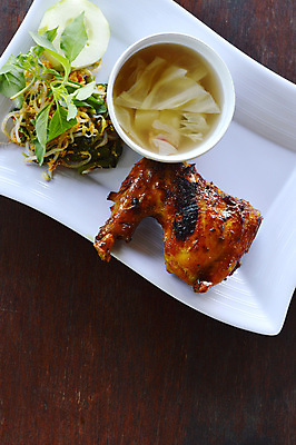 포토 JPG 해외이미지 접시 음식 백그라운드 다이어트 채소 파슬리 건강 육류 스테이크 요리 사람없음 목재 초록색 식당 식사 저녁식사 치킨 튀김 흰색 시골 신선 뜨거움 맛 그릴 정상 바비큐 가슴 굽기 먹기 허브 매움 점심식사 해외202004 해외포토 나무 식물 식기 컬러 컨셉 식재료 재료 모션 주방용품 서양음식 신체부위 상점 구이 닭고기요리 파일형식 이미지허브