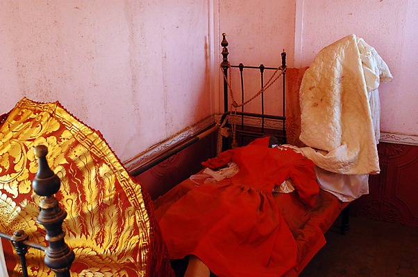 포토 JPG 해외이미지 캐릭터 외관 산업 벽 여행 건축양식 공장 노동자 거리 주택 실내 사람 풍경 사람없음 내부 금속 손상 수확 도시 시간 역사 재산 황금 무서움 버리기 부식 복고 과거 먼지 광부 소셜 옛날 전설 진짜 파멸 해외202004 해외포토 직업 건축 감정 컨셉 농업 공업 모션 재질 건물 금융 파일형식 소멸 이미지허브