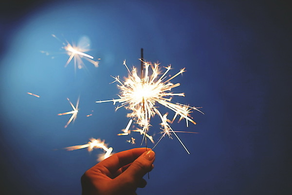 포토 JPG 해외이미지 디자인 백그라운드 크리스마스 오렌지 불 추상 휴가 새로움 기념 폭죽 사람없음 장식 파란색 빛 파티 검은색 축제 어둠 흰색 축하 생일 황금 야간 위험 폭발 연도 질감 마법 연소 고립 광 화상 효과 해외202004 해외포토 자연요소 기념일 컬러 컨셉 무늬 과일 이벤트 상처 파일형식 이미지허브