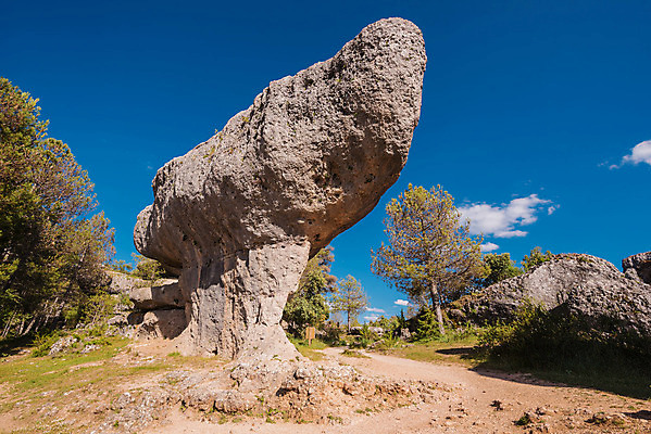 포토 JPG 해외이미지 모양 공원 유럽 조각 여행 자연 하늘 풍경 사람없음 여행객 환경 놀람 하이킹 바위 도시 소나무 스페인 숲 부식 암초 내추럴 지질학 화강암 해외202004 해외포토 나무 공공시설 교육 감정 나라 레저 표정 사람 암석 돌_바위 생태계 파일형식 이미지허브