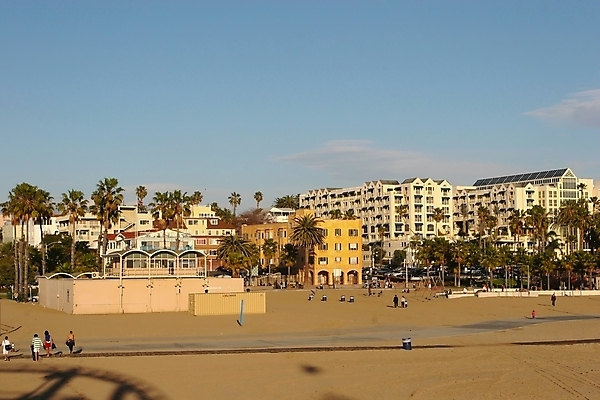 포토 JPG 해외이미지 공원 모래 파도 여행 하늘 호텔 휴가 사람없음 물 여름 여행객 항구 미국 도시 서핑 캘리포니아 태평양 타운 로스앤젤레스 서쪽 해외202004 해외포토 자연요소 계절 공공시설 바다 북아메리카 교통시설 숙소 사람 수상스포츠 방향 파일형식 이미지허브