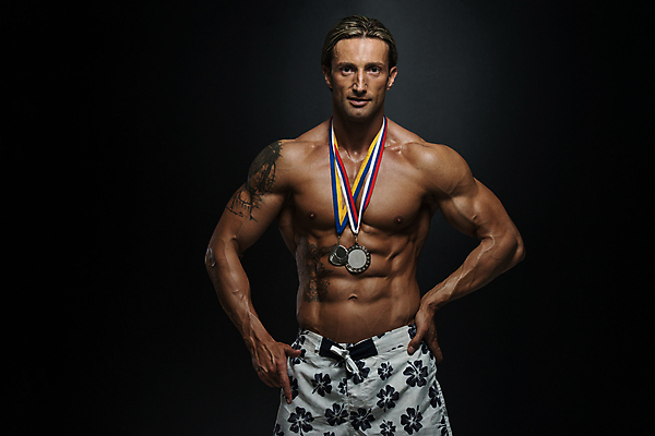 포토 JPG 해외이미지 스튜디오촬영 백인 라이프스타일 웰빙 남자 스포츠 중년 포즈 백그라운드 성공 근육 건강 한명 사람 신체부위 운동 힘 활발 헬스장 에너지 우승 무게 웨이트트레이닝 보디빌딩 문신 메달 근육질 노력 대칭 바디케어 복근 카피스페이스 그루밍족 해외202004 해외포토 서양인 1 컨셉 실내 성인 생활 뷰티 헬스 공백 최고 몸매 상_상패 파일형식 이미지허브