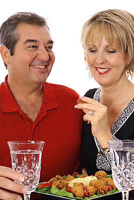 포토 JPG 해외이미지 라이프스타일 커플 여자 남자 행복 음식 결혼 2 다이어트 토마토 장난 가족 탁자 결혼식 남편 주택 건강 사랑 요리 미소 웃음 사람 성인 두명 청춘 주방 식사 샐러드 튀김 아내 먹기 준비 레시피 핸드메이드 해외202004 해외포토 감정 가구 컨셉 채소 관계 모션 표정 이벤트 건물 생활 파일형식 이미지허브