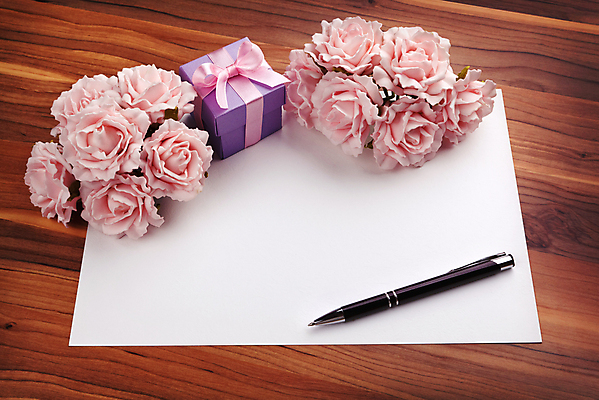 포토 JPG 해외이미지 꽃잎 꽃 리본 종이 분홍색 꽃다발 결혼 백그라운드 컨셉 잎 비즈니스 탁자 휴가 사랑 이벤트 사람없음 장식 선물상자 장미 펜 우주 보라색 공백 벚꽃 흰색 축하 기록 인사 신용카드 책상 활 테이프 초대 해외202004 해외포토 식물 감정 컬러 가구 문구용품 선물 금융 상자 필기구 예절 파일형식 이미지허브