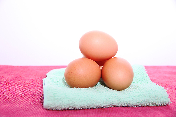 포토 JPG 해외이미지 음식 분홍색 백그라운드 재료 자연 표면 디저트 병아리 요리 사람없음 초록색 수건 농장 주방 치킨 흰색 질감 노른자 영 단백질 해외202004 해외포토 컬러 농업 조류 위생용품 숫자 계란 생태계 닭고기요리 영양소 파일형식 이미지허브