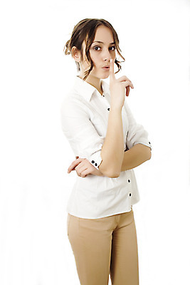 포토 JPG 해외이미지 여자 행복 얼굴 손가락 한명 사람 소녀 침묵 소리 표현 입 비밀 귓속말 피부 입술 쉿 고립 벙어리 해외202004 해외포토 1 손 감정 어린이 컨셉 신체부위 조용 파일형식 이미지허브