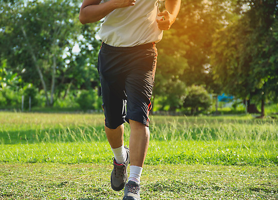포토 JPG 해외이미지 백인 라이프스타일 남자 도로 스포츠 포즈 신발 모션 자연 아침 건강 사람 성인 사람없음 야외 여름 달리기 조깅 운동 우주 일출 일몰 흰색 연습 속도 마라톤 달리기선수 해외202004 해외포토 주간 서양인 계절 길 컬러 교통시설 경기 생활 노을 육상스포츠 생태계 육상선수 파일형식 이미지허브