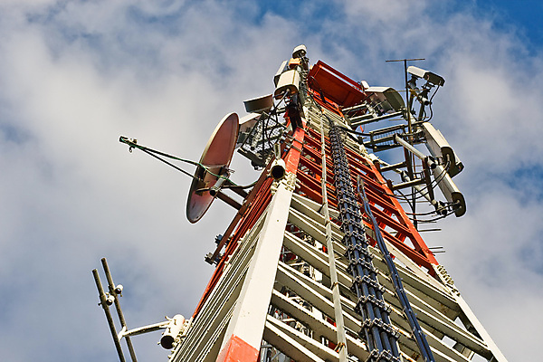 포토 JPG 해외이미지 구름 통신 안테나 사람없음 스마트폰 탑 네트워크 수화기 라디오 상업 방송 돛대 전송 소통 철강 힘찬 해외202004 해외포토 자연요소 건축물 컨셉 전자제품 핸드폰 스마트기기 전화기 파일형식 이미지허브