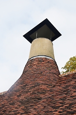 포토 JPG 해외이미지 전통 영어 유럽 산업 음료 건축양식 지붕 벽돌 건조 맥주 굴뚝 사람없음 건물 수확 타일 보리 양조장 해외202004 해외포토 문자 건축물 건축 나라 농업 곡류 주류 파일형식 이미지허브