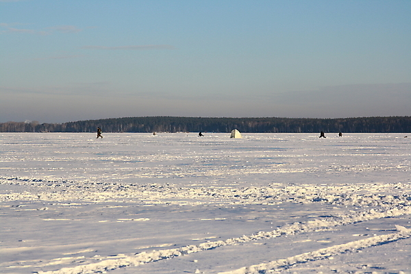 포토 JPG 해외이미지 라이프스타일 남자 호수 백그라운드 겨울 자연 낚시 어류 사람 앉기 사람없음 물 파란색 햇빛 냉동 얼음 장비 추위 흰색 어부 낚시꾼 해외202004 해외포토 자연요소 직업 계절 컬러 모션 레저 생활 태양 수중동물 생태계 파일형식 이미지허브