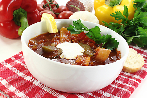 포토 JPG 해외이미지 접시 음식 빵 파슬리 육류 요리 사람없음 주방 식사 소시지 맛 수프 기아 크림 광택 후추 러시아인 식욕 해외202004 해외포토 서양인 식기 컨셉 채소 식재료 가공식품 사회이슈 향신료 파일형식 이미지허브