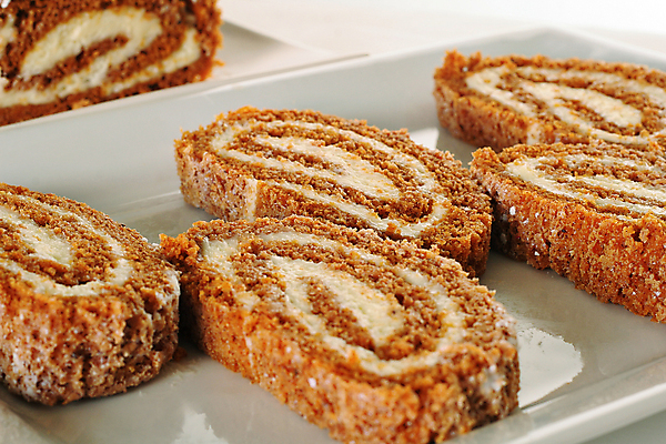 포토 JPG 해외이미지 음식 빵 조각 백그라운드 크리스마스 다이어트 호박 휴가 디저트 치즈 건강 사람없음 장식 갈색 과자 케이크 흰색 대접 신선 달콤 아침식사 가루 설탕 굽기 먹기 크림 롤 칼로리 고립 슈가파우더 크림치즈 페스츄리 카피스페이스 해외202004 해외포토 기념일 컬러 채소 모션 유제품 식사 공백 맛 구이 파일형식 이미지허브