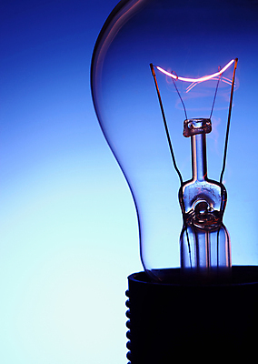 포토 JPG 해외이미지 모양 디자인 컨셉 전구 유리 조명 사람없음 파란색 빛 반사 금속 검은색 힘 활발 장비 에너지 흰색 램프 심볼 오브젝트 싱글 철사 빛망울 텅스텐 필라멘트 해외202004 해외포토 컬러 재질 원소 파일형식 이미지허브