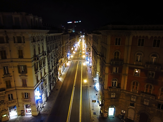 포토 JPG 해외이미지 유럽 전등 거리 사람없음 이탈리아 야간 빛망울 해외202004 해외포토 자연요소 나라 조명 빛 파일형식 이미지허브