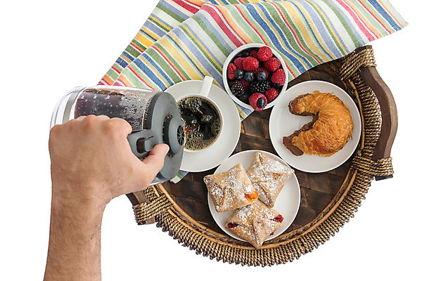 포토 JPG 해외이미지 손 열매 커피 음료 음식 빵 과일 유리 딸기 치즈 쟁반 사람없음 컵 과자 초콜릿 흰색 신선 조끼 붓기 아침식사 굽기 블루베리 아로마 롤 서빙 머리위 향 블랙베리 고립 양조 전문 카페인 필터 개암 해외202004 해외포토 식물 식기 컬러 모션 재질 디저트 유제품 신체부위 식사 외투 구이 파일형식 이미지허브