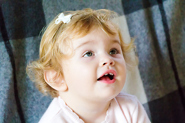 포토 JPG 해외이미지 백인 1 여자 유럽 어린이 2 3 한명 사람 소년 흰색 아기 신생아 연도 하품 월 해외202004 해외포토 서양인 남자 나라 컬러 날짜 생리현상 파일형식 이미지허브