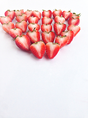 포토 JPG 해외이미지 딸기 사람없음 주스 하트 흰배경 일렬 해외202004 해외포토 모양 음료 백그라운드 과일 흰색 파일형식 이미지허브