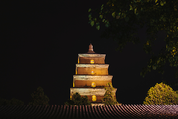 포토 JPG 해외이미지 나무 아시아 전통문화 불교 건축양식 지붕 조명 사람없음 탑 중국 야간 큼 과거 빛망울 명승지 옛날 해외202004 해외포토 자연요소 식물 전통 건축물 건축 나라 종교 문화 컨셉 풍경 빛 크기 파일형식 이미지허브