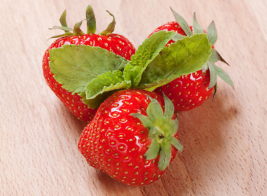 포토 JPG 해외이미지 열매 음식 잎 다이어트 과일 자연 딸기 디저트 건강 씨앗 사람없음 빨간색 초록색 빛 신선 달콤 먹기 오브젝트 유기농 숙성 해외202004 해외포토 식물 웰빙 컬러 모션 맛 생태계 파일형식 이미지허브