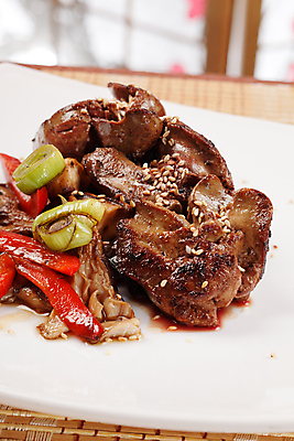 포토 JPG 해외이미지 접시 음식 토마토 채소 고추 양파 육류 옥수수 사람없음 빨간색 일본 식사 저녁식사 소고기 튀김 신선 그릴 자르기 굽기 허브 깨 후추 양고기 점심식사 주키니 해외202004 해외포토 식물 식기 아시아 컬러 식재료 모션 주방용품 곡류 조미료 구이 향신료 파일형식 이미지허브