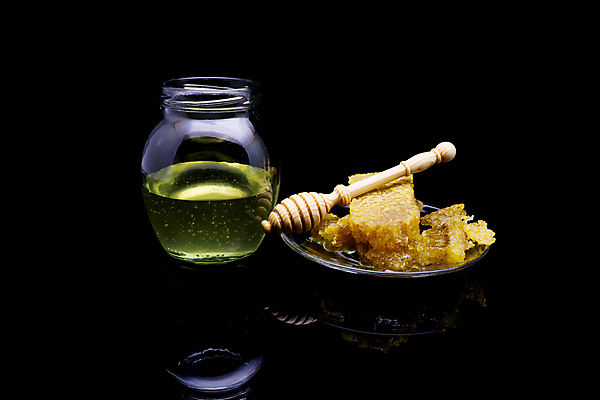 포토 JPG 해외이미지 꽃 음식 백그라운드 재료 자연 유리 디저트 건강 사람없음 목재 약 노란색 주방 숟가락 흐름 흰색 신선 항아리 투명 액체 막대기 사발 황금 붓기 달콤 맛 떨어짐 아침식사 냄비 상품 설탕 먹기 오브젝트 국자 유기농 시럽 꿀 벌집 내추럴 고립 밀랍 어려움 해외202004 해외포토 나무 식물 웰빙 컬러 컨셉 의학 모션 재질 주방용품 수저 식사 도자기 사기그릇 솥 생태계 파일형식 이미지허브