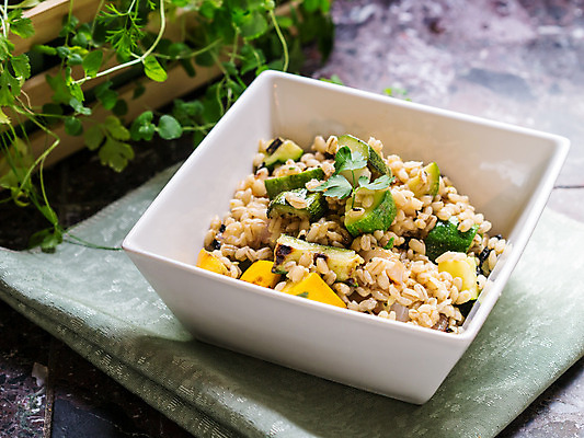 포토 JPG 해외이미지 식물 접시 음식 채소 건강 사람없음 옆모습 여름 정원 식사 저녁식사 성장 신선 그릴 낟알 허브 보리 스쿼시 점심식사 작살 채식주의자 해외202004 해외포토 식기 계절 스포츠 뷰포인트 주방용품 곡류 구기 채식 파일형식 이미지허브