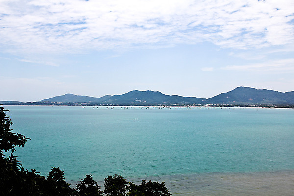 포토 JPG 해외이미지 모래 바다 섬 여행 태국 자연 하늘 휴가 휴식 산 풍경 사람없음 야외 목재 물 여름 햇빛 여행객 맑음 도시 만 숲 휴양지 타운 이국적 절정 터키석 파라다이스 푸켓 해외202004 해외포토 자연요소 나무 계절 아시아 컨셉 재료 날씨 사람 태양 장소 보석 생태계 파일형식 이미지허브