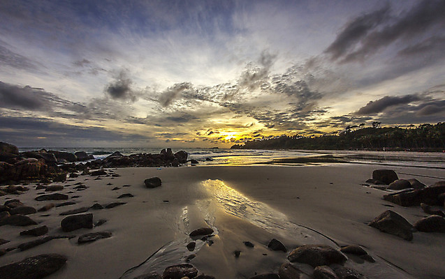 포토 JPG 해외이미지 나무 구름 바다 여행 백그라운드 오렌지 자연 하늘 휴가 손바닥 풍경 사람없음 야외 물 여름 파란색 빛 강 컬러풀 태양 평화 일출 일몰 보트 인도네시아 내추럴 순간 혼자 해외202004 해외포토 자연요소 식물 손 계절 아시아 컬러 컨셉 배_교통 과일 노을 생태계 파일형식 이미지허브