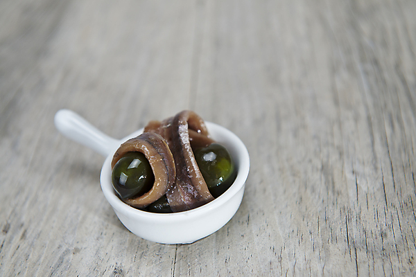 포토 JPG 해외이미지 그릇 접시 음식 백그라운드 어류 사람없음 목재 초록색 숟가락 중국 이탈리아 흰색 발표 꼬치 보호 컵받침 올리브 피클 레시피 스파이크 스페인어 입가심 절임 짠맛 핸드메이드 카피스페이스 해외202004 해외포토 나무 식기 열매 유럽 아시아 컬러 컨셉 재료 수저 수중동물 공백 맛 받침대 파일형식 이미지허브