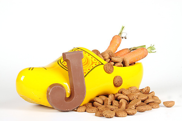 포토 JPG 해외이미지 캐릭터 어린이 신발 사탕 선물 사람없음 목재 과자 초콜릿 당근 견과류 성자 달콤 편지 후추 생강 해외202004 해외포토 나무 종교 채소 재료 디저트 뿌리채소 사람 맛 향신료 파일형식 이미지허브